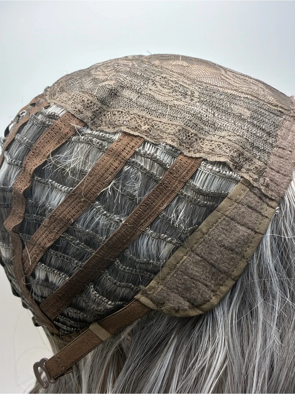 Silver Gray Women's Wavy Mid-Length Wig - Sleek Natural Look. Synthetic 14”